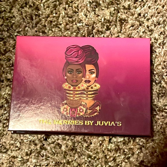 Juvia’s eyeshadow palette in berries - Picture 2 of 2